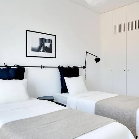 Family City View Downtown Apartment Lisbon